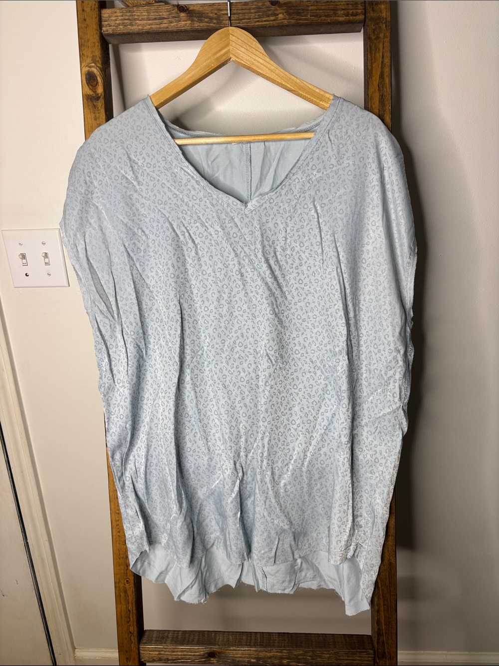 JODIFL Pale Blue V-Neck Tunic with Leopard Print Size L